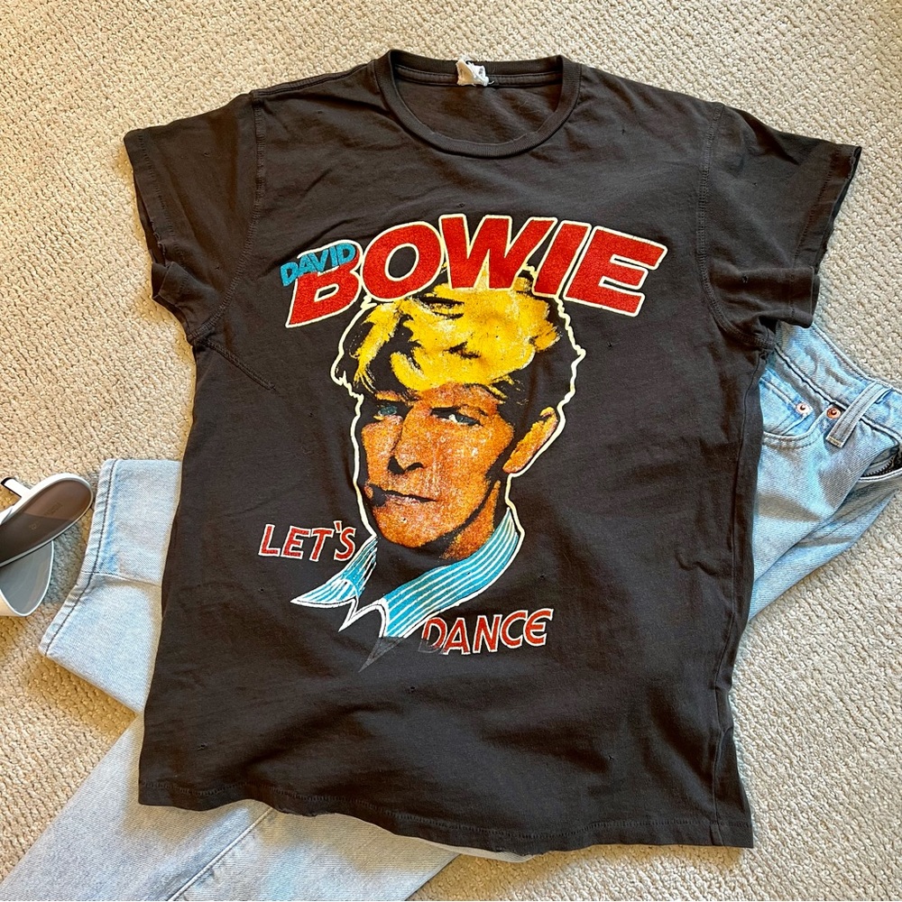 MADEWORN ROCK David Bowie Let’s Dance tee shirt in size XS. 💙⭐️❤️